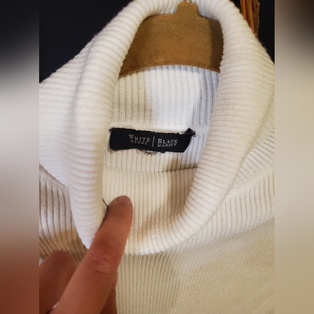 White House Black Market Turtleneck Sweater - Picture 4 of 5